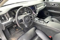 musta Volvo V60 2021 kuva 3.