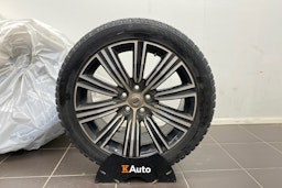 musta Volvo V60 2021 kuva 13.