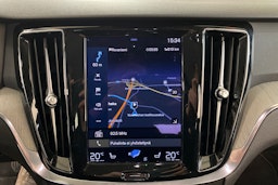 musta Volvo V60 2021 kuva 22.