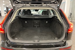 musta Volvo V60 2021 kuva 27.