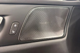 valkoinen Volvo V60 2021 kuva 25.