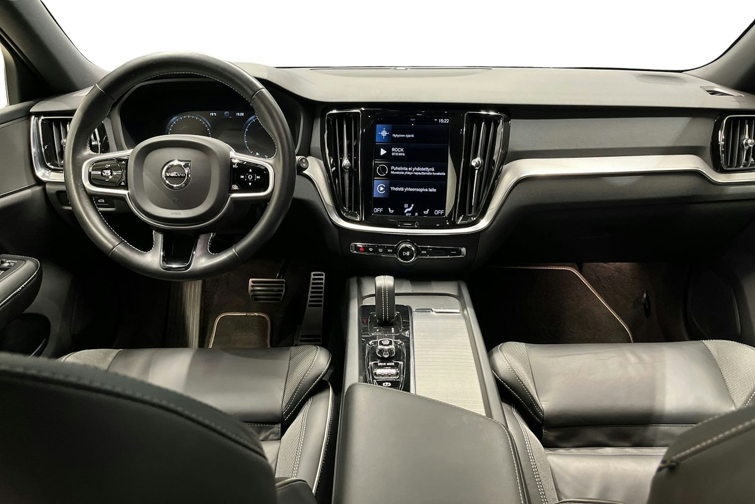harmaa Volvo V60 2021 kuva 9.