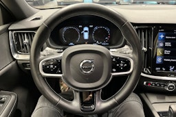 harmaa Volvo V60 2021 kuva 15.