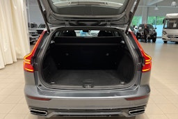 harmaa Volvo V60 2021 kuva 23.