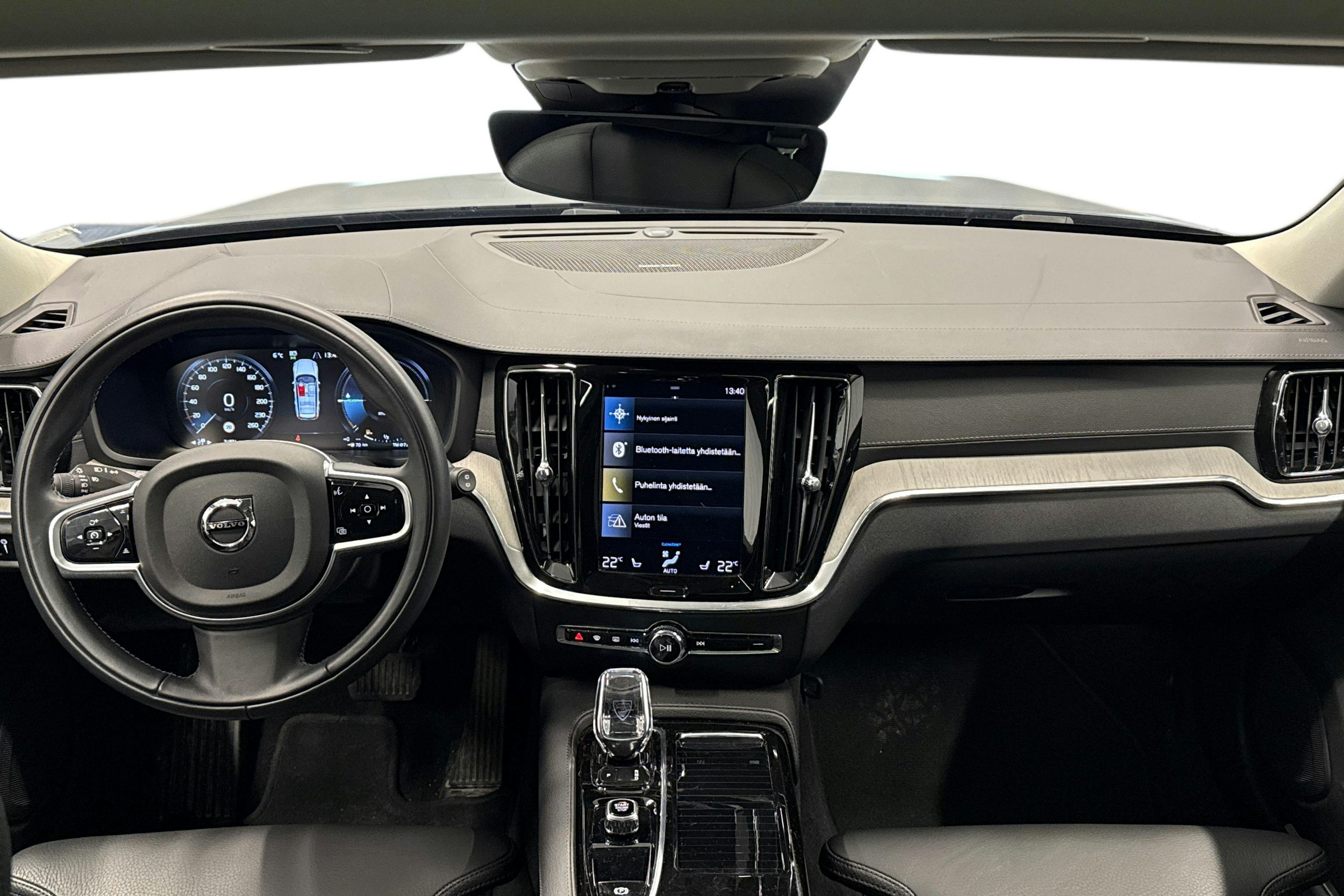 sininen Volvo V60 2021 kuva 9.