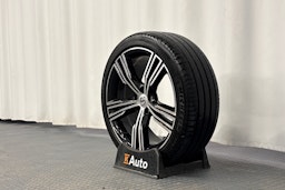 sininen Volvo V60 2021 kuva 13.