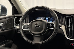 sininen Volvo V60 2021 kuva 14.