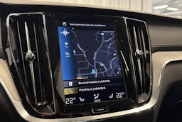 sininen Volvo V60 2021 kuva 18.