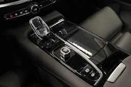 sininen Volvo V60 2021 kuva 22.