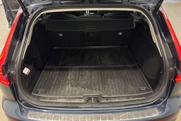 sininen Volvo V60 2021 kuva 26.