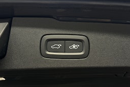 sininen Volvo V60 2021 kuva 27.