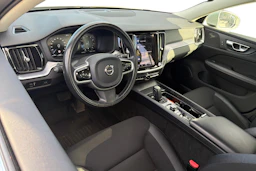 Harmaa Volvo V60 2021 kuva 3.