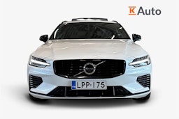 valkoinen Volvo V60 2021 kuva 5.