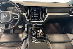 valkoinen Volvo V60 2021 kuva 9.