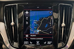 valkoinen Volvo V60 2021 kuva 20.