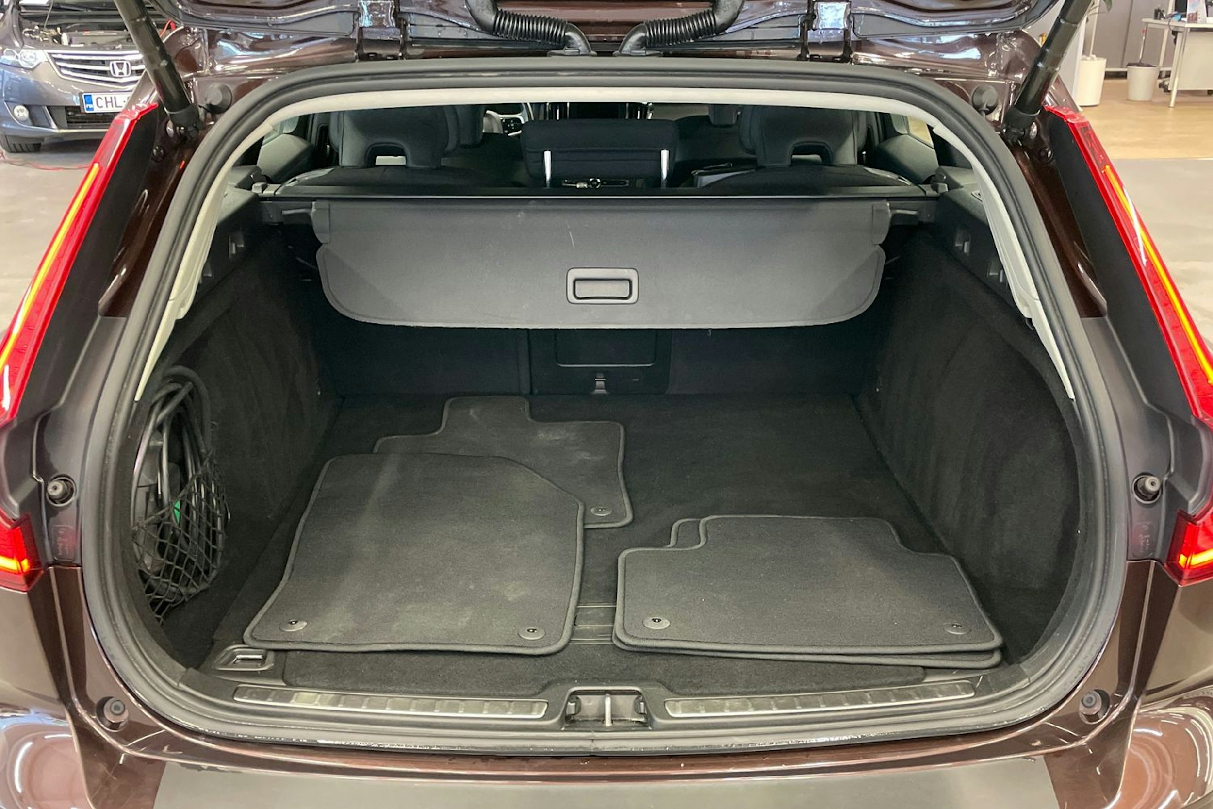 Ruskea (beige) Volvo V60 2021 kuva 14.