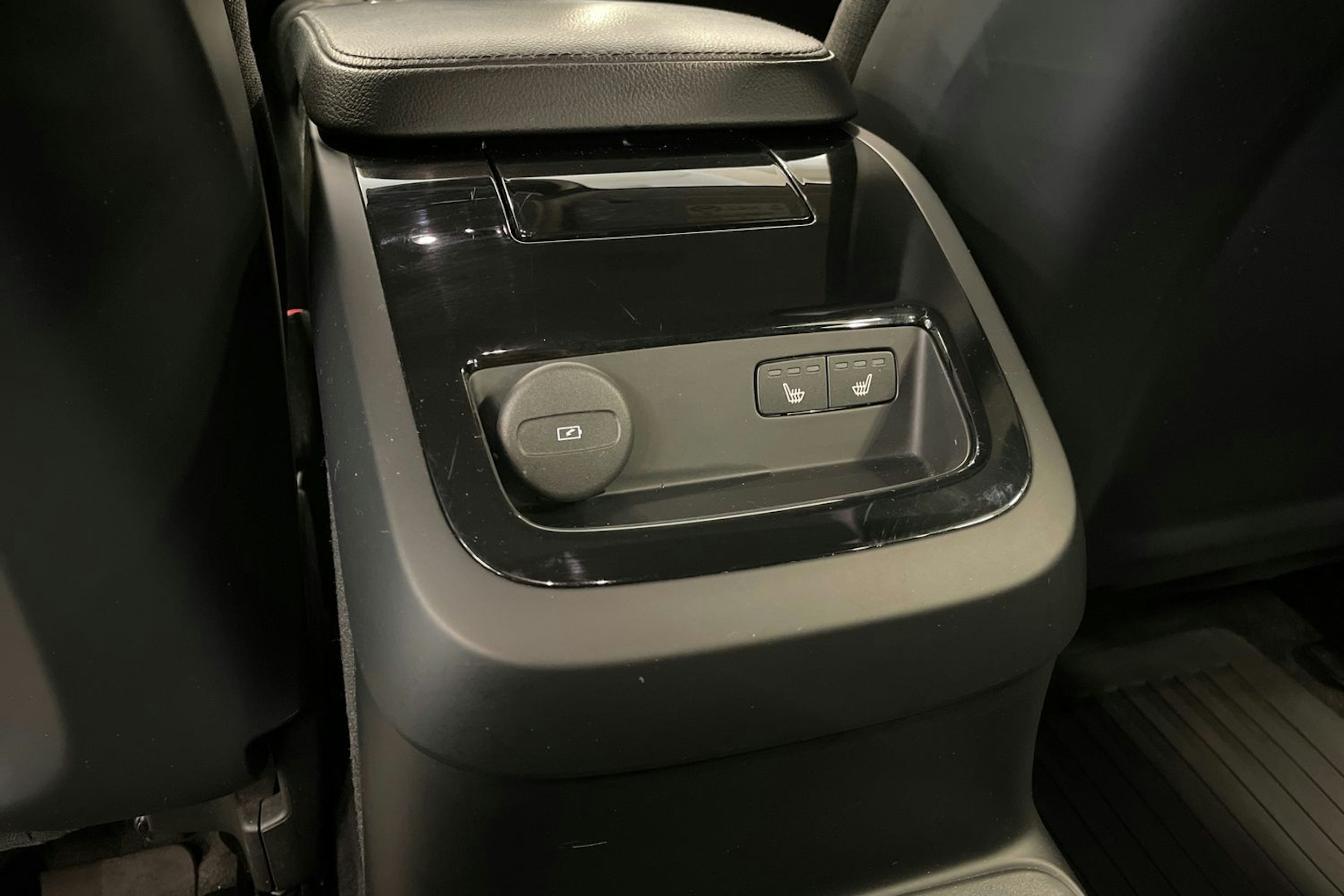 Ruskea (beige) Volvo V60 2021 kuva 18.