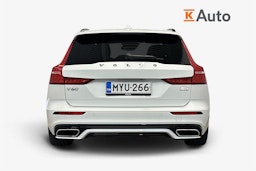 valkoinen Volvo V60 2021 kuva 3.