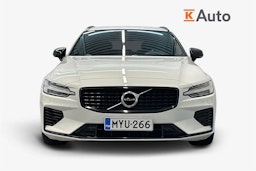 valkoinen Volvo V60 2021 kuva 5.