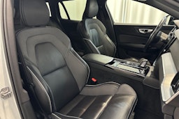 valkoinen Volvo V60 2021 kuva 15.