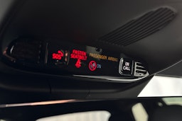 valkoinen Volvo V60 2021 kuva 25.