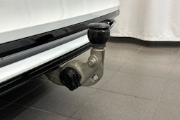 valkoinen Volvo V60 2021 kuva 33.