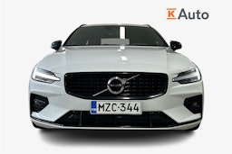Valkoinen Volvo V60 2021 kuva 5.
