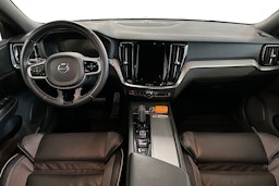 Valkoinen Volvo V60 2021 kuva 9.