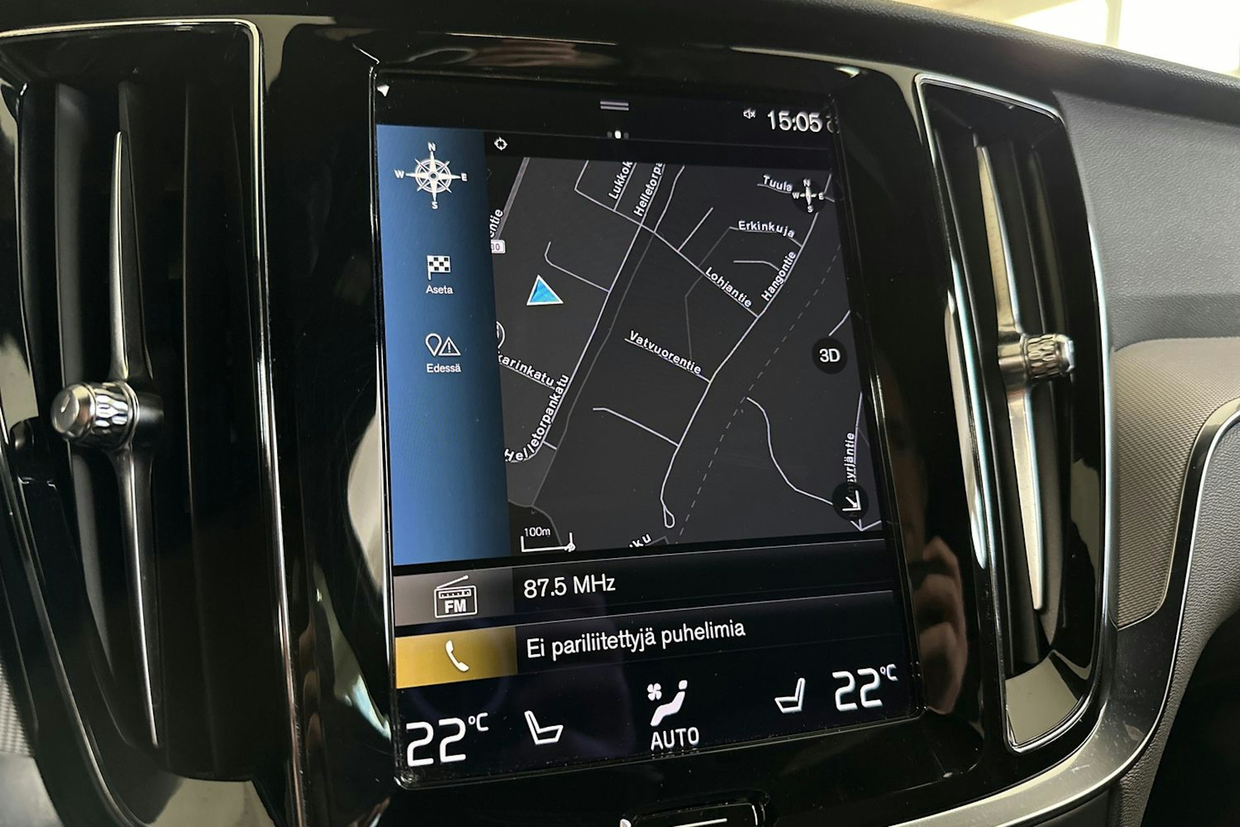 Valkoinen Volvo V60 2021 kuva 23.