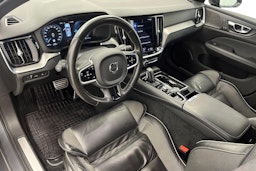 Harmaa Volvo V60 2021 kuva 7.
