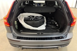 Harmaa Volvo V60 2021 kuva 15.