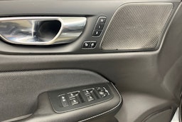 Harmaa Volvo V60 2021 kuva 16.