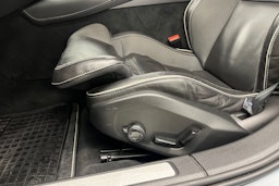 Harmaa Volvo V60 2021 kuva 17.