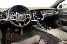 valkoinen Volvo V60 2021 kuva 7.