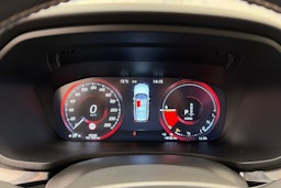 valkoinen Volvo V60 2021 kuva 20.