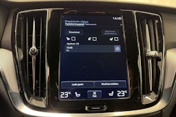 valkoinen Volvo V60 2021 kuva 29.