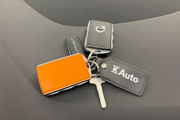 valkoinen Volvo V60 2021 kuva 31.