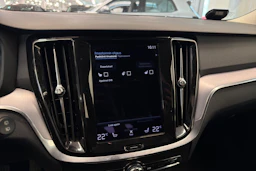 musta Volvo V60 2021 kuva 34.