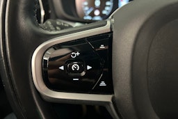 valkoinen Volvo V60 2021 kuva 20.