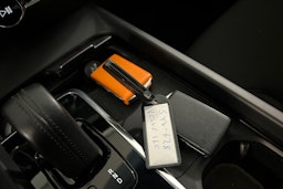 valkoinen Volvo V60 2021 kuva 22.