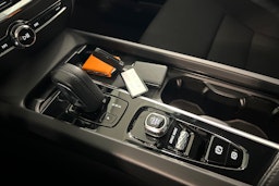 valkoinen Volvo V60 2021 kuva 23.