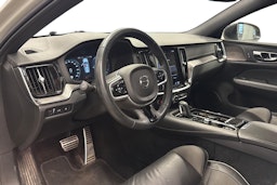 harmaa Volvo V60 2021 kuva 3.