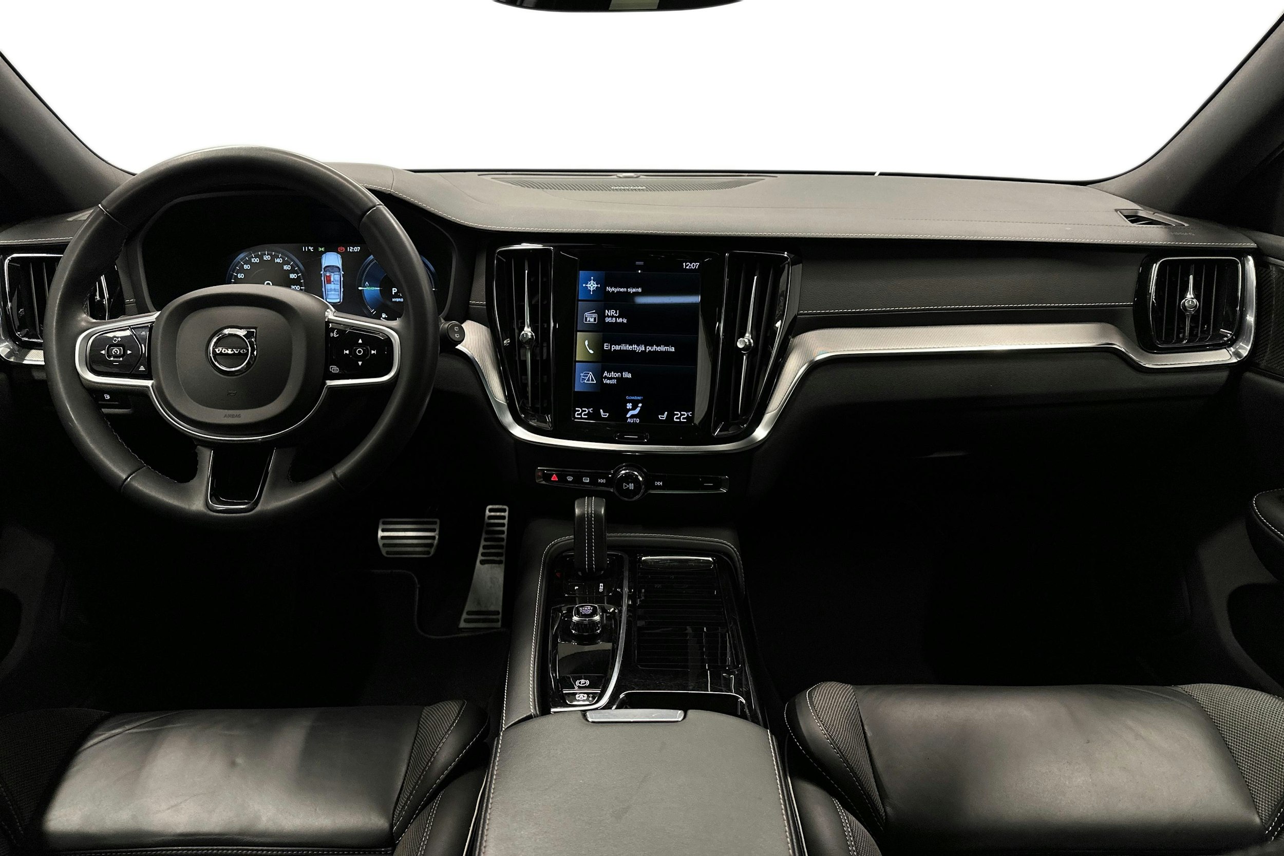 harmaa Volvo V60 2022 kuva 9.