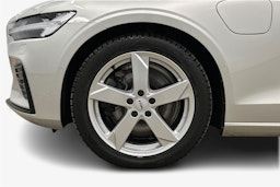 harmaa Volvo V60 2022 kuva 11.