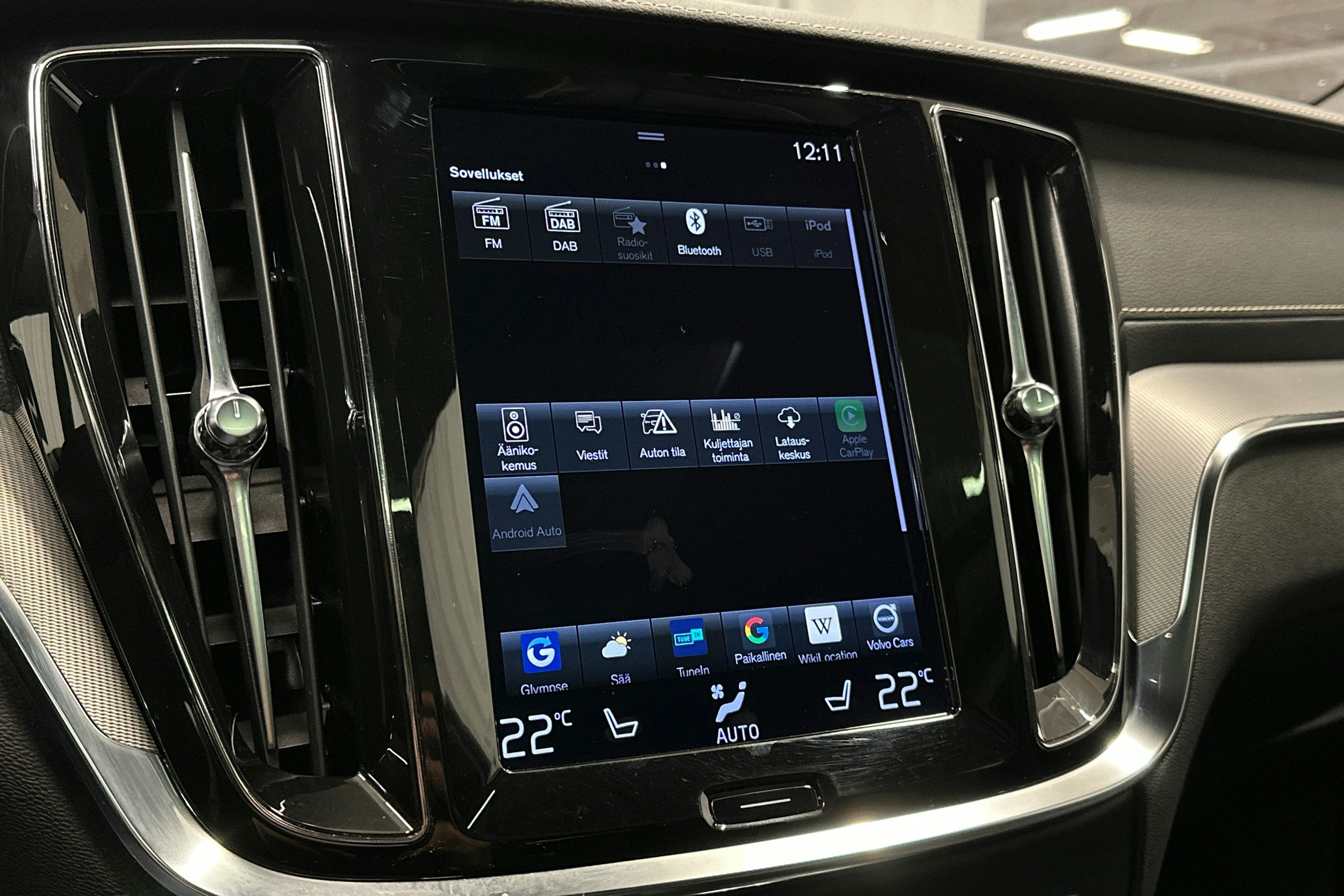 harmaa Volvo V60 2022 kuva 29.