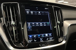 harmaa Volvo V60 2022 kuva 29.