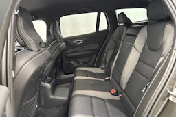 harmaa Volvo V60 2021 kuva 14.