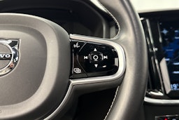 harmaa Volvo V60 2021 kuva 18.