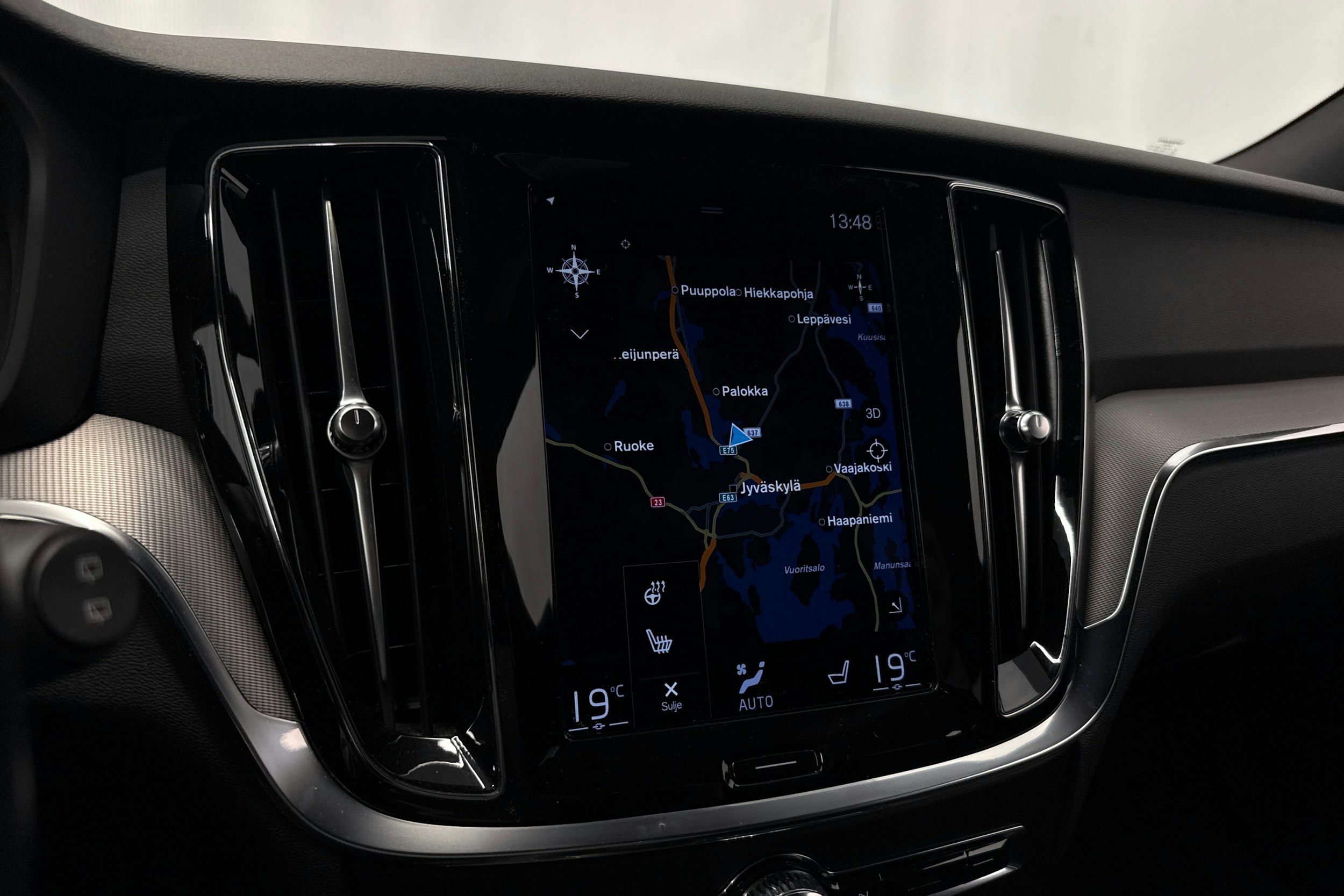 harmaa Volvo V60 2021 kuva 21.