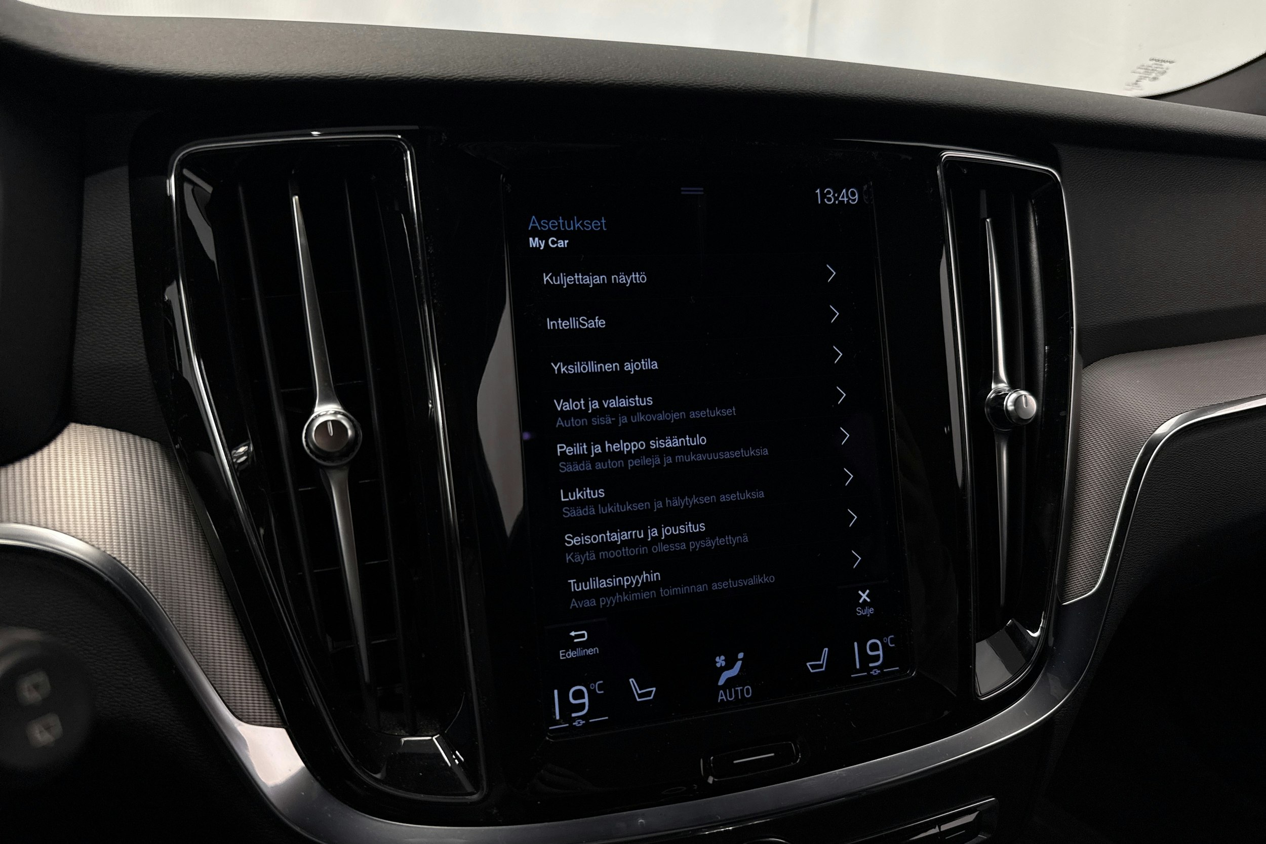 harmaa Volvo V60 2021 kuva 24.